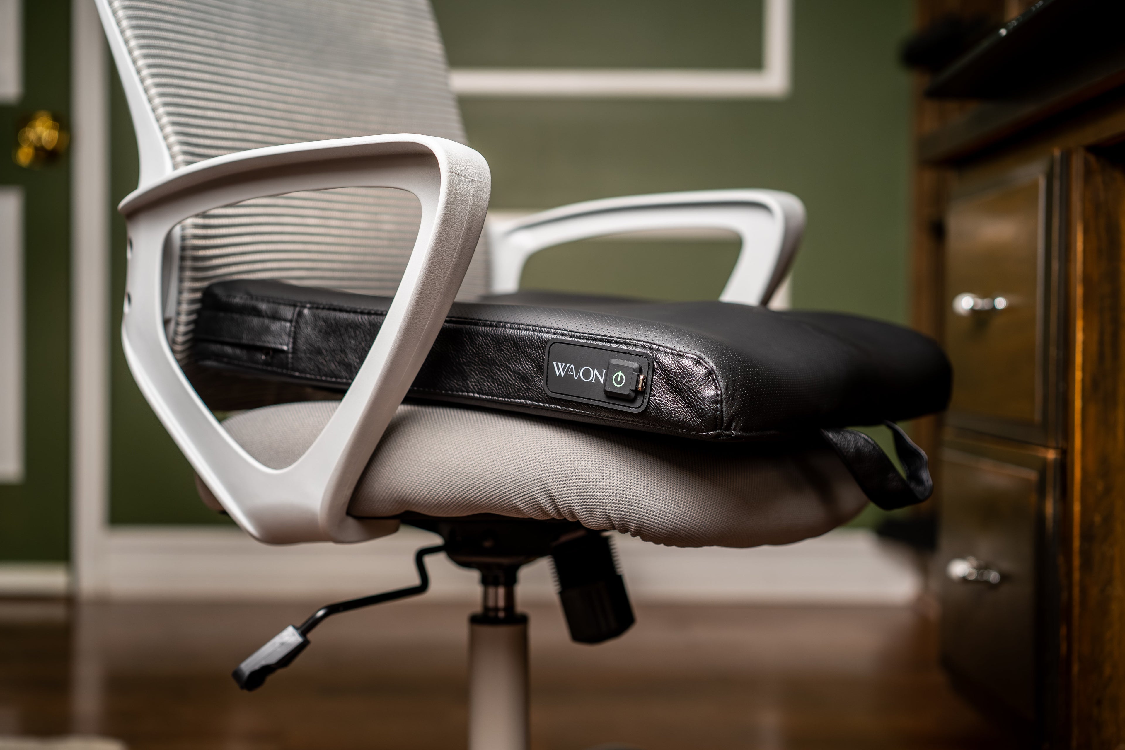 Wavon Smart Cushion uses active seating technology to elevate comfort, focus, and everyday sitting ease.